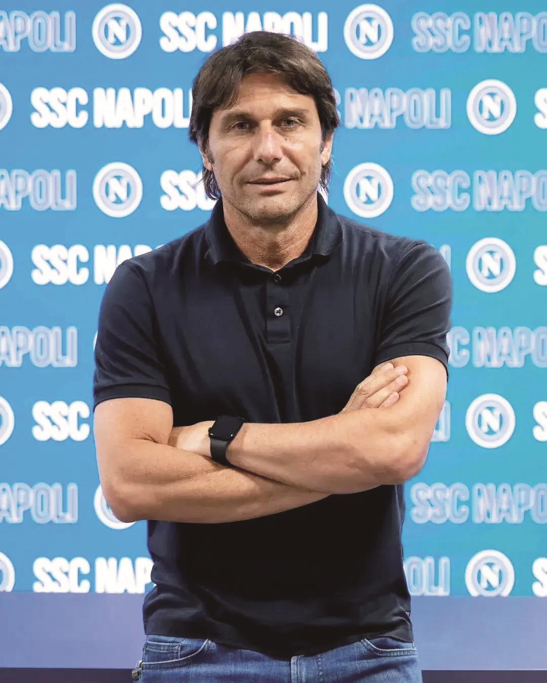 里程碑夜！那不勒斯回应争议，欧冠转会期刷纪录，更衣室稳定，年轻球员得到机会的简单介绍